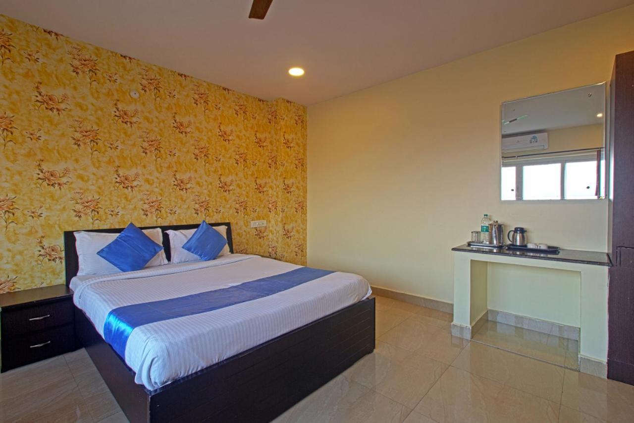 Hotel Ns Royal Emirates With 3Hr Early Check In Hyderabad Esterno foto