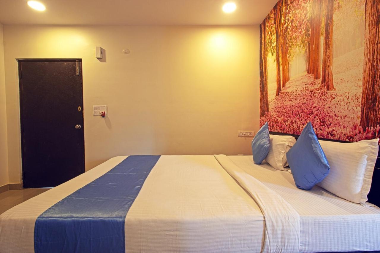 Hotel Ns Royal Emirates With 3Hr Early Check In Hyderabad Esterno foto